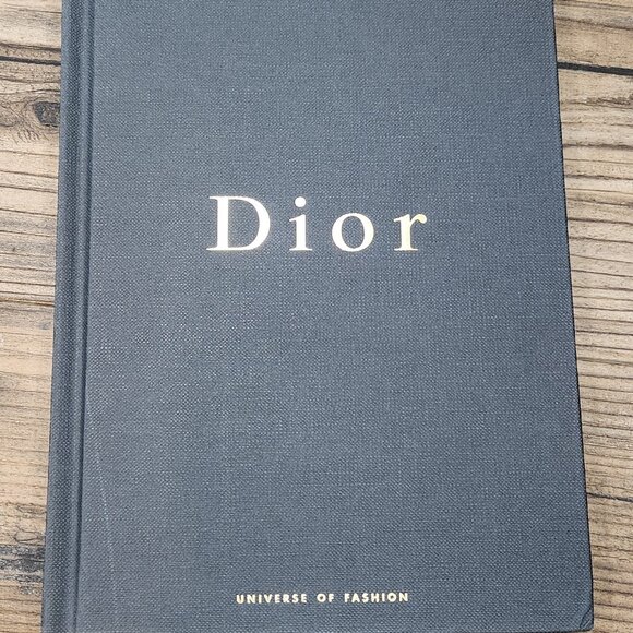 4x High Fashion Books: BALENCIAGA, CHARLES JAMES, DIOR, CHANEL - Picture 11 of 14